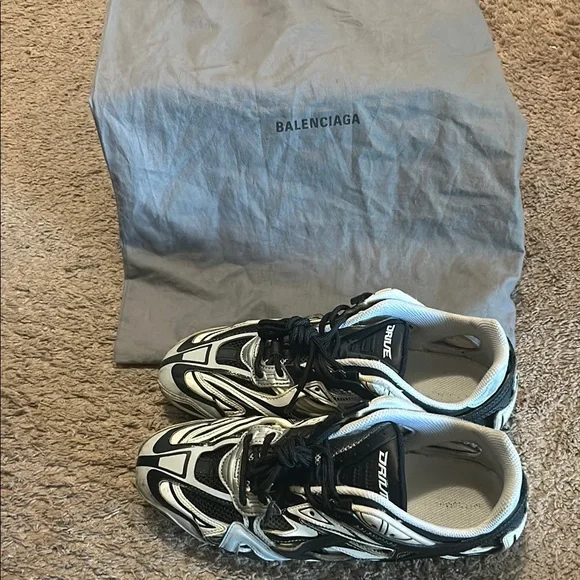 Black and White Athletic Sneakers - Picture 4 of 6